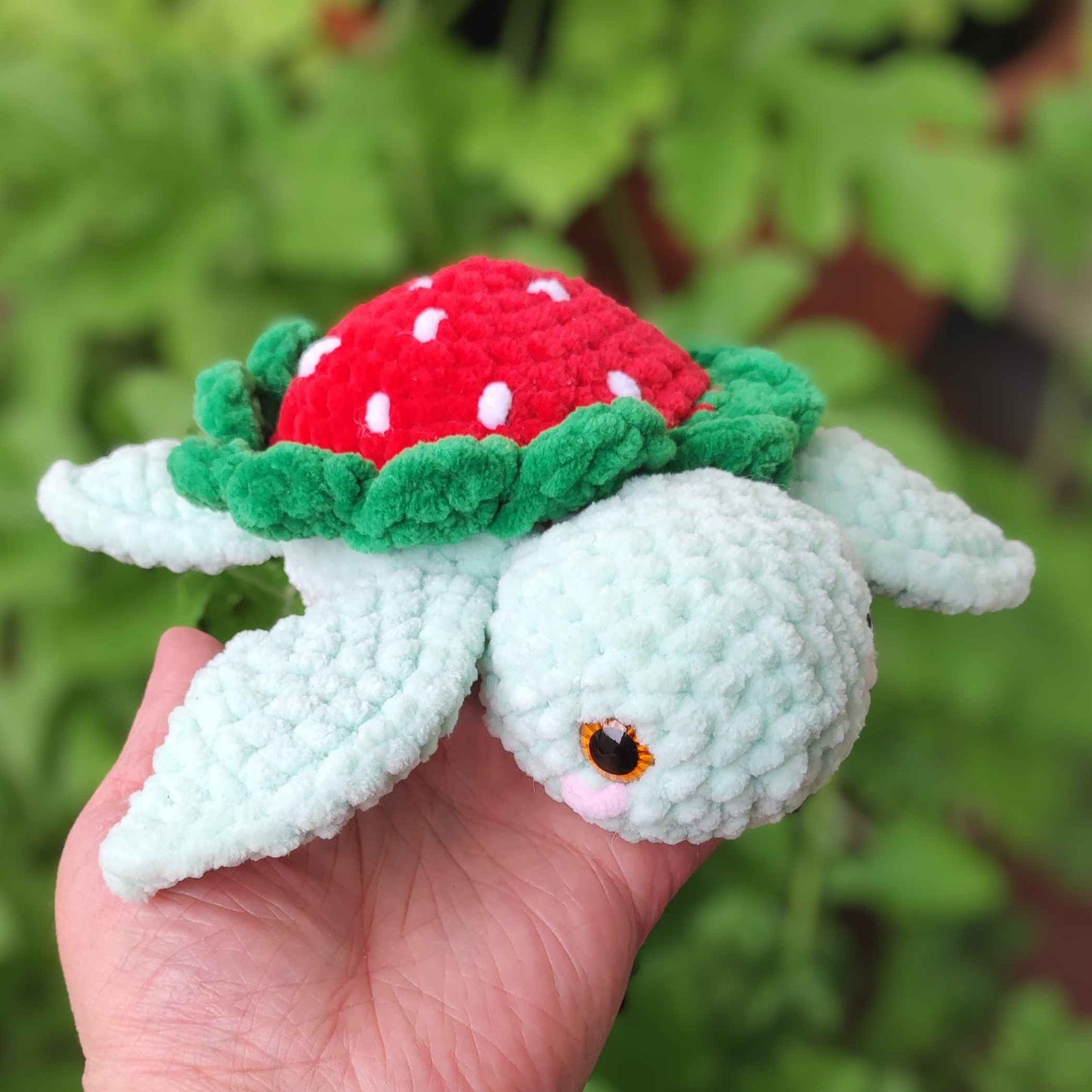 baby_schildkroete_kuscheltier_erdbeer_schraeg