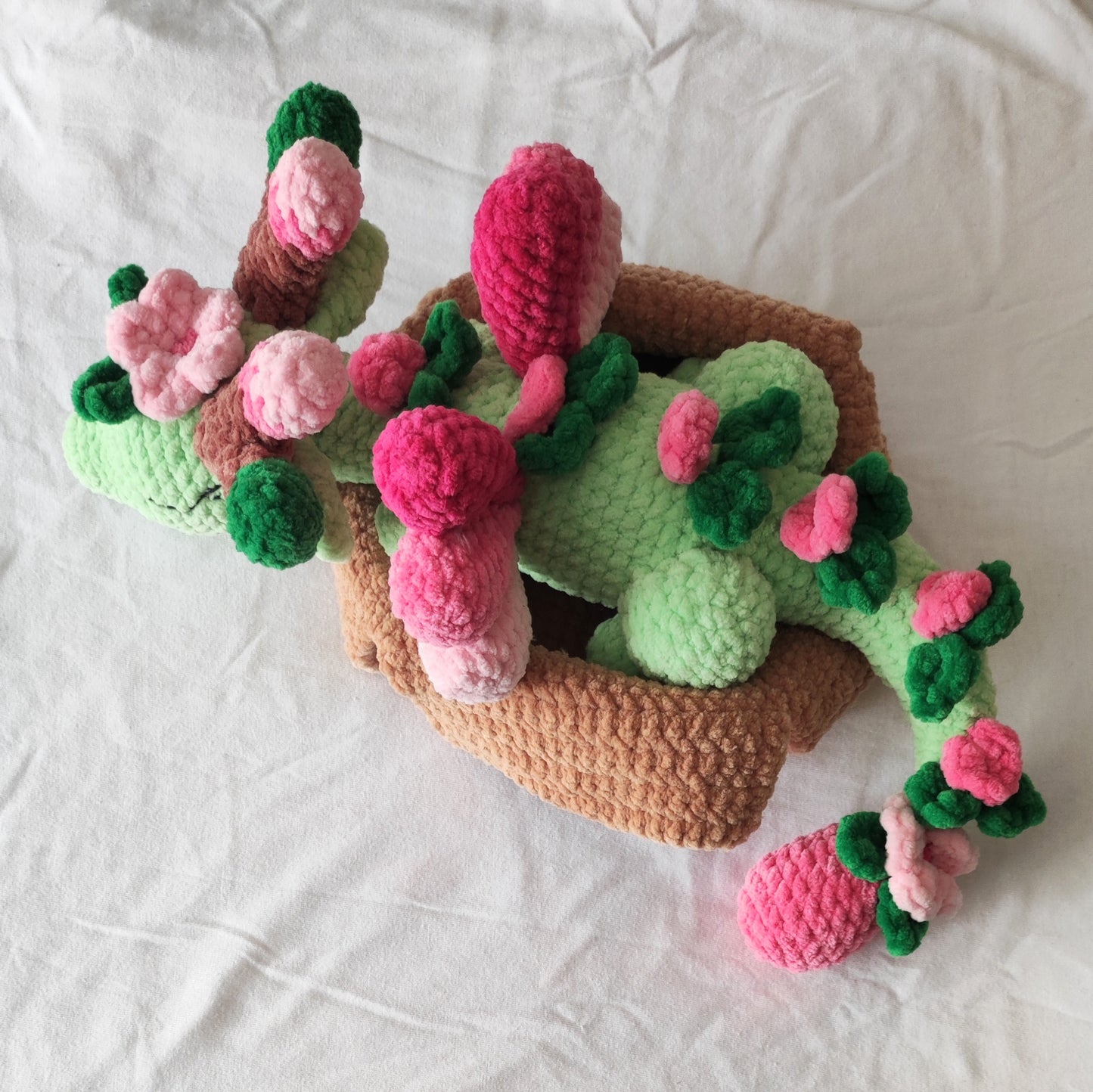 blumendrache_kuscheltier_sakura_drauf