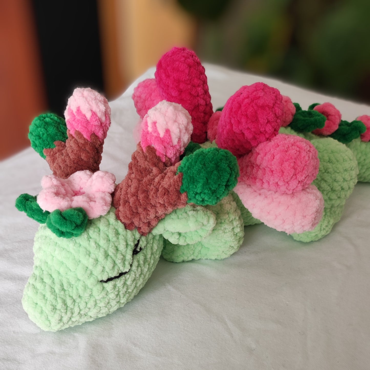 blumendrache_kuscheltier_sakura_schraeg3