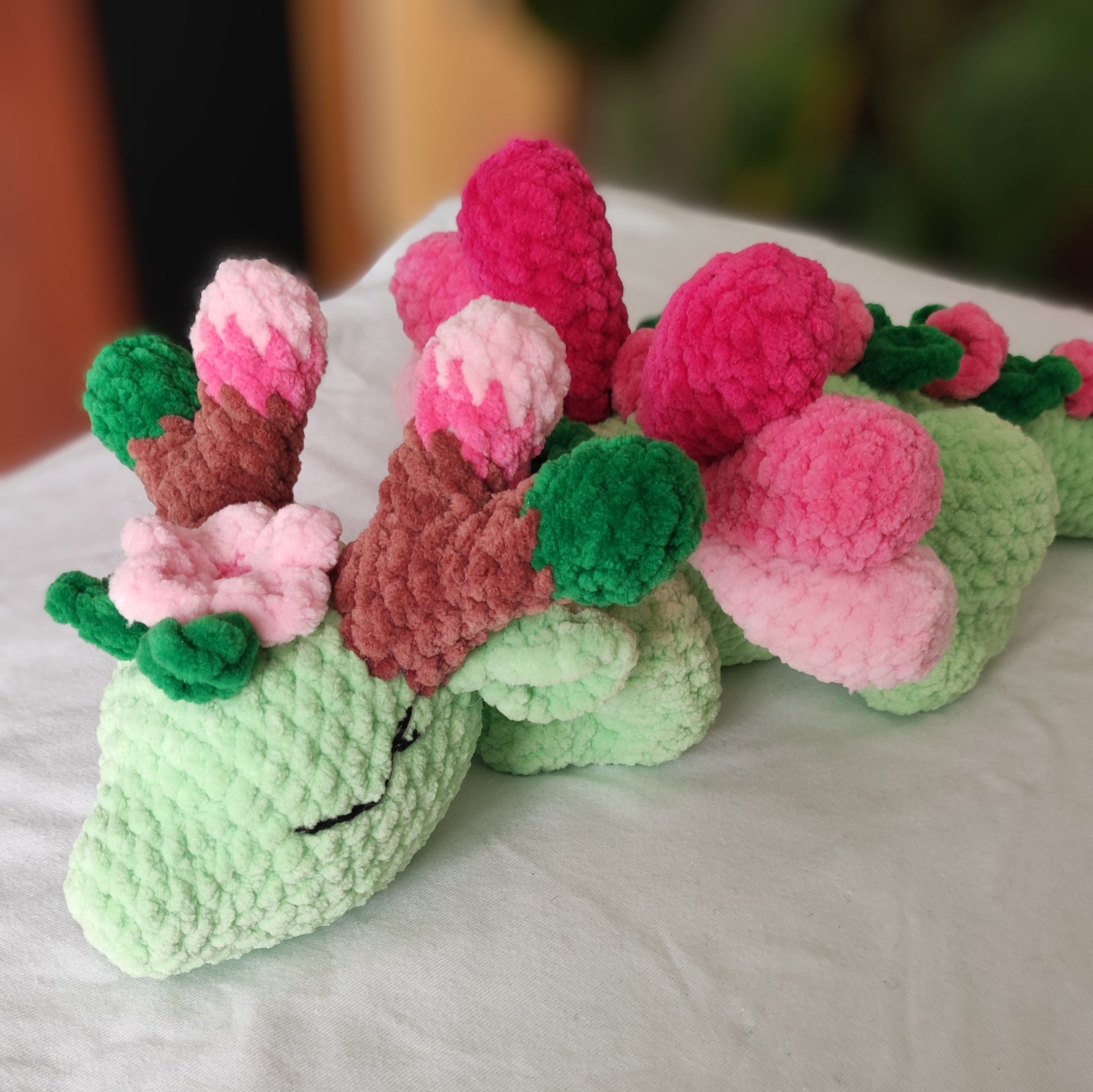 blumendrache_kuscheltier_sakura_schraeg3