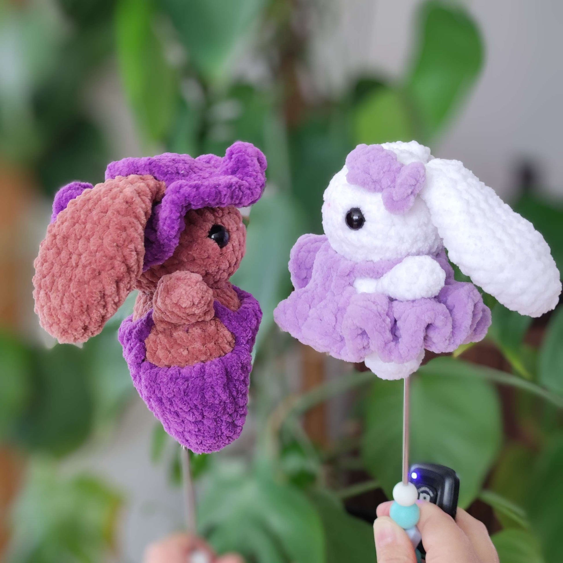 kleine_häschen_kuscheltier_lilapink_seite
