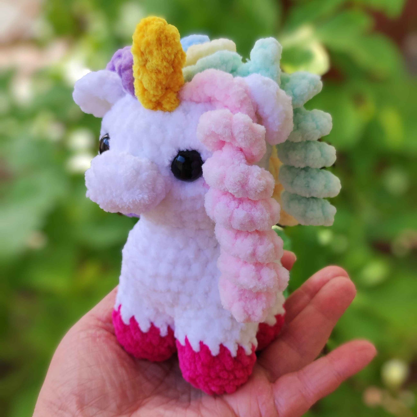 regenbogen_einhorn_kuscheltier_regenbogen_schraeg