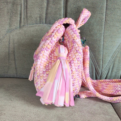 Rucksack_rosa_Regenbogen_seite