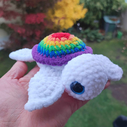 baby_schildkroete_kuscheltier_regenbogen_schraeg