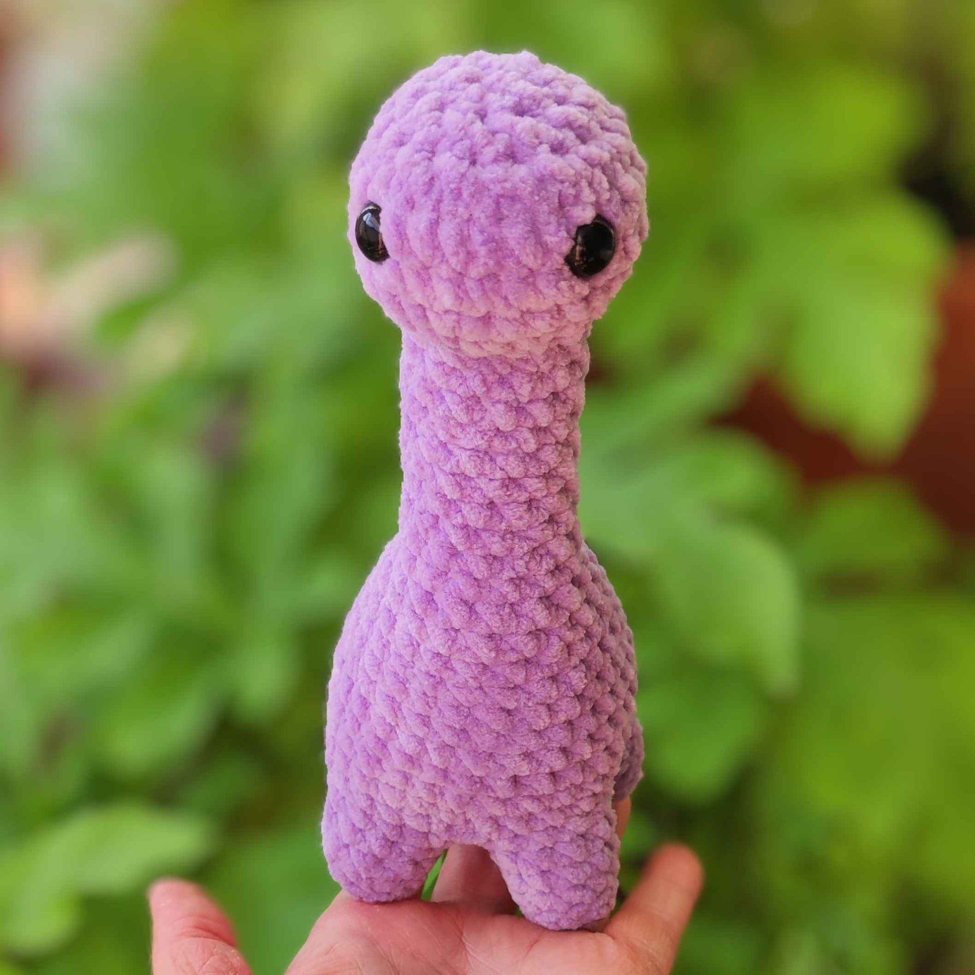 langhals_dino_kuscheltier_lila_front